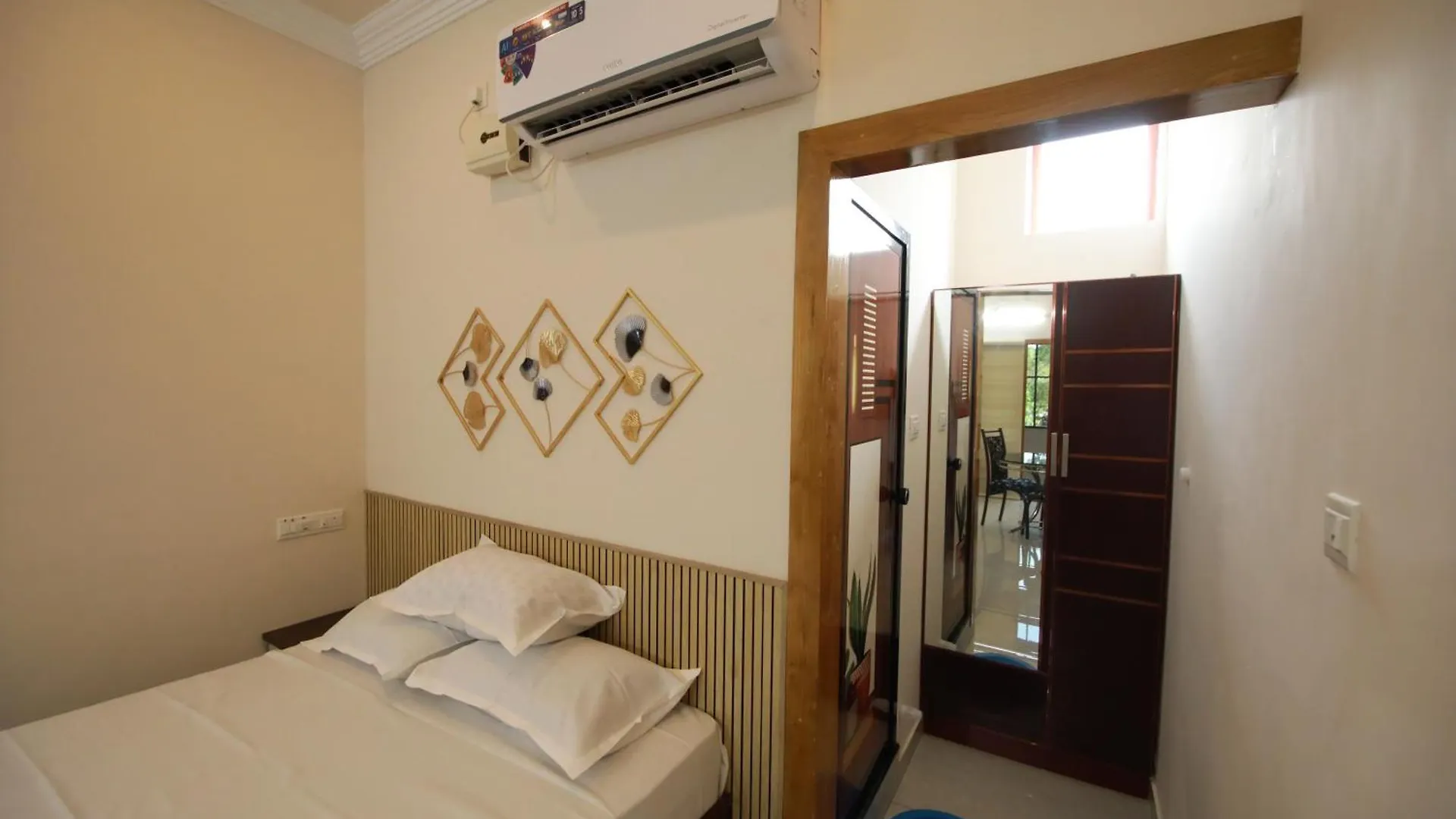 Star Light Residency Apartment Mundrothuruth Homestay